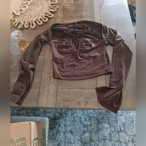 Cropped long sleeve shirt